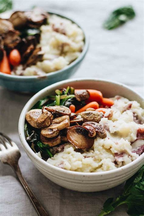 How does F2F Mashed Potato Bowl fit into your Daily Goals - calories, carbs, nutrition